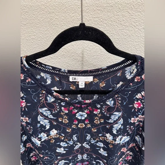 DR2 cap sleeve Floral Print Women's Top size petite medium - Picture 4 of 4